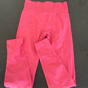 Scrunch butt pink leggings